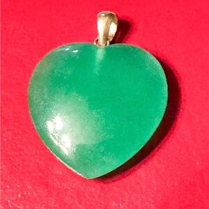 Vintage Gorgeous Natural Green Jade Heart Pendant 14K Yellow Gold stamped Bail
